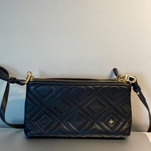 Fleming crossbody wallet w/chain